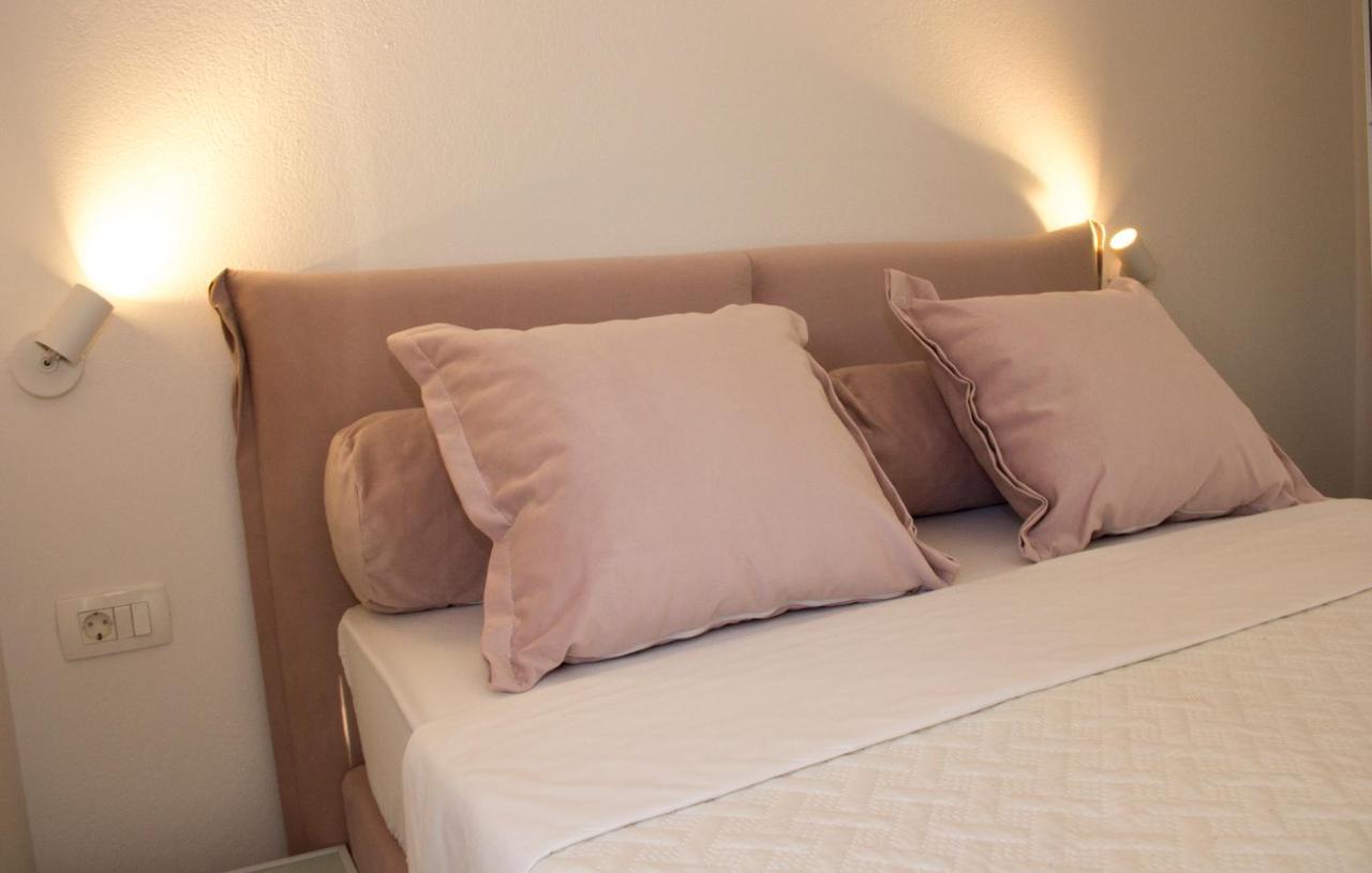 Apartments Karla Бибине Екстериор снимка
