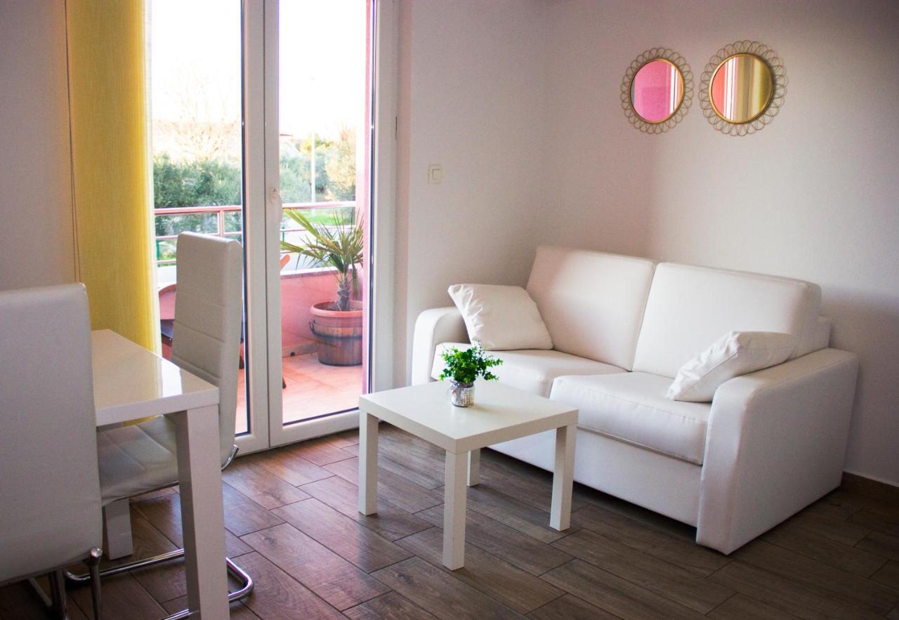 Apartments Karla Бибине Екстериор снимка