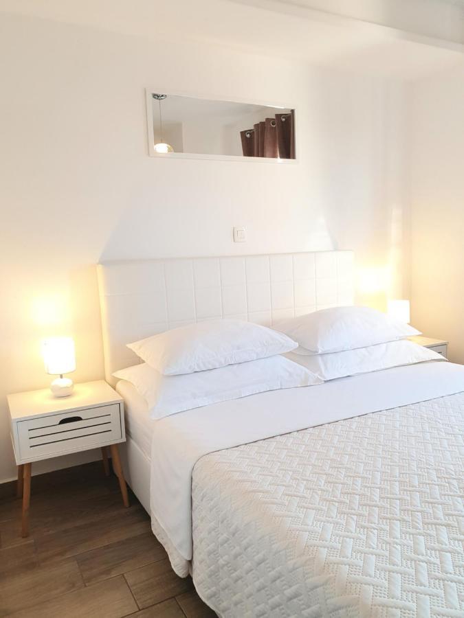 Apartments Karla Бибине Екстериор снимка