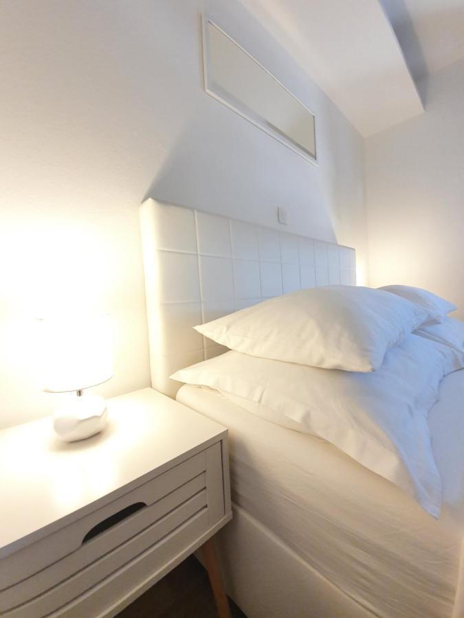 Apartments Karla Бибине Екстериор снимка