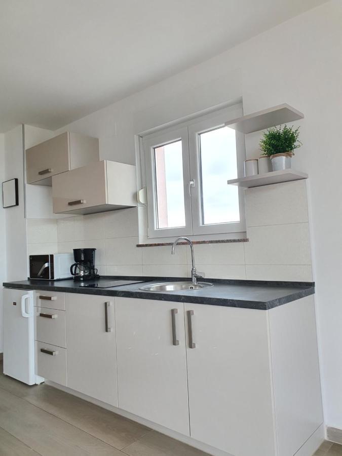 Apartments Karla Бибине Екстериор снимка