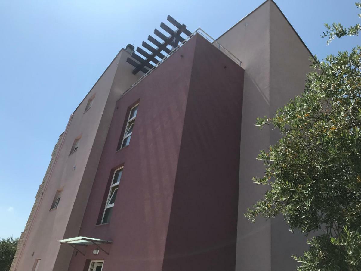 Apartments Karla Бибине Екстериор снимка